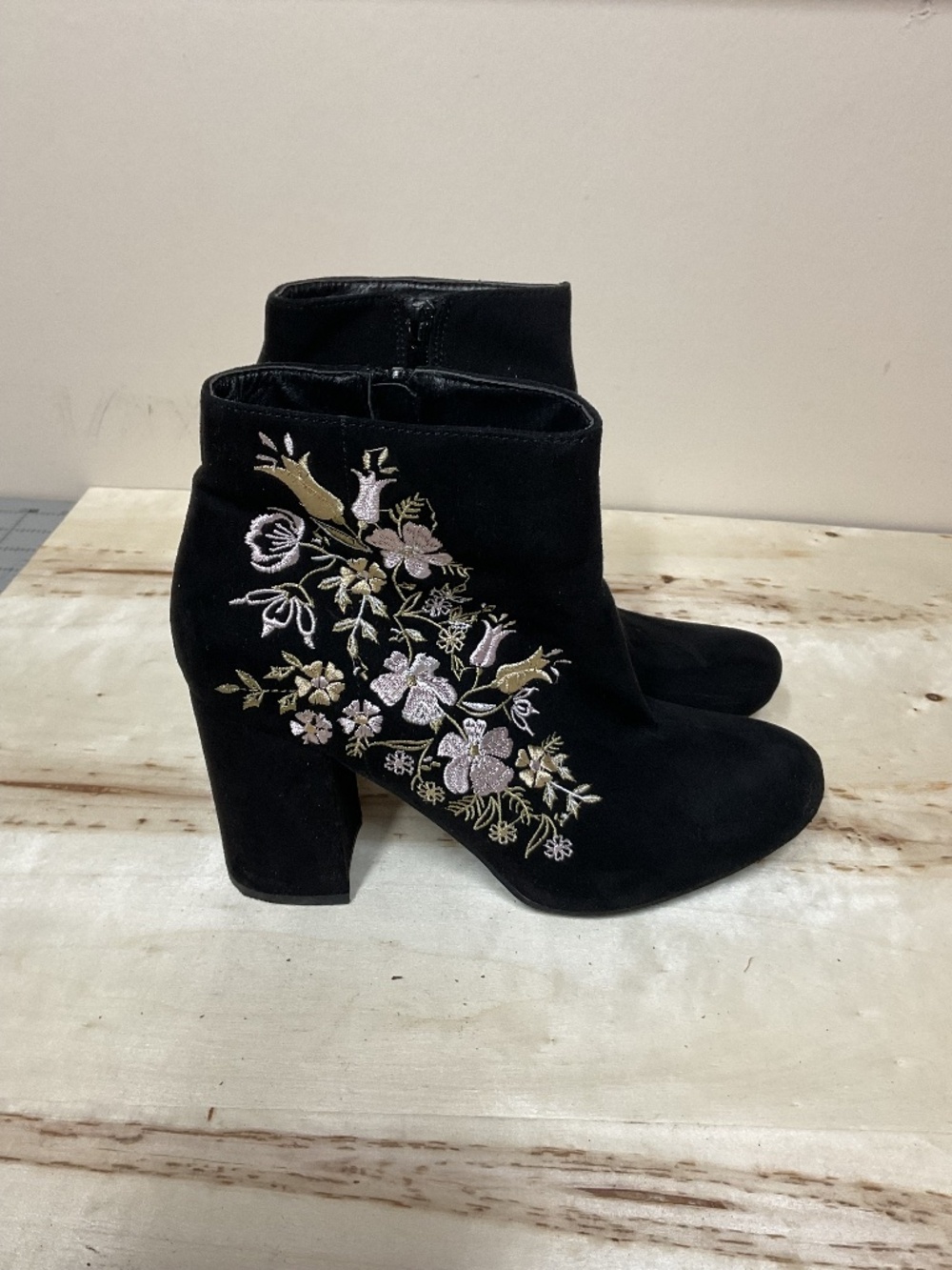 Pink embroidery , black heel ankle boots size 8